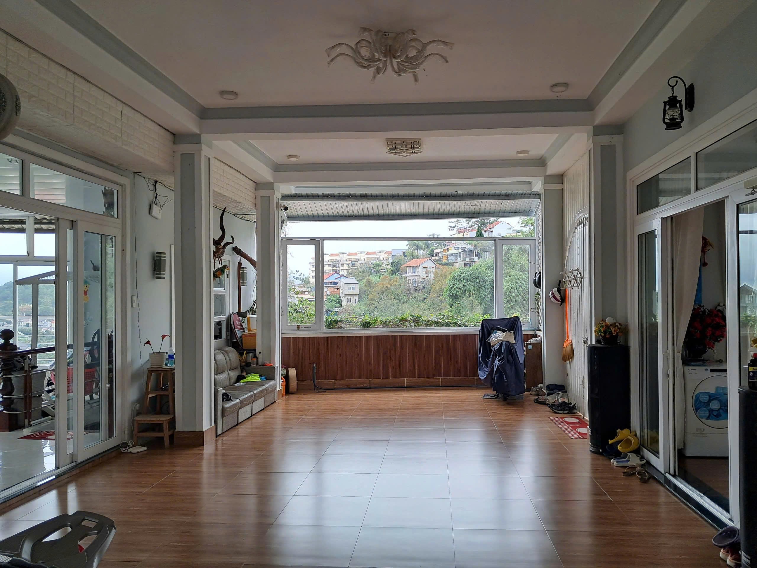 CHO THUÊ VILLA SÂN VƯỜN KHE SANH P10 ĐÀ LẠT - 3PN, NỘI THẤT CAO CẤP, SÂN ĐẬU Ô TÔ 2