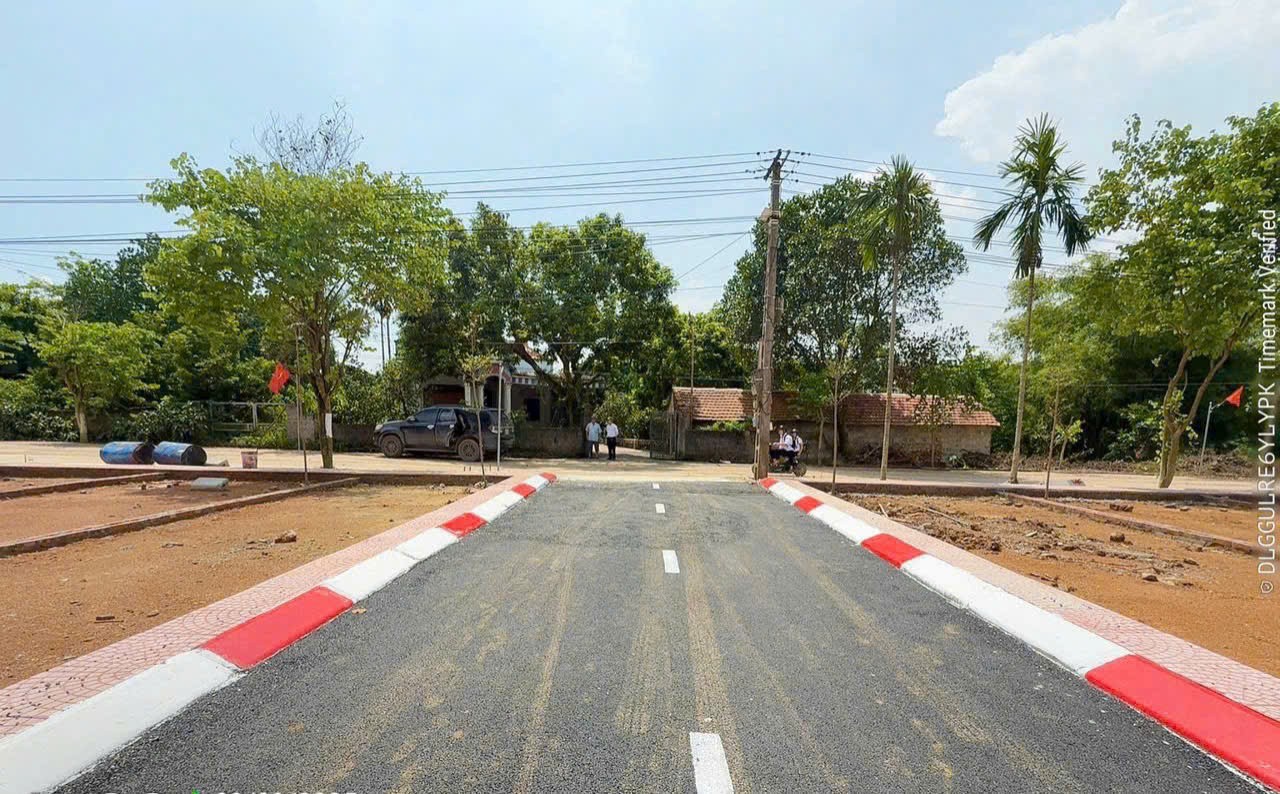 tôi chuyển đổi kinh doanh nên cần tiền bán gấp mảnh đât 300tr đất ở đô thị xung quanh đủ tiện ích 3