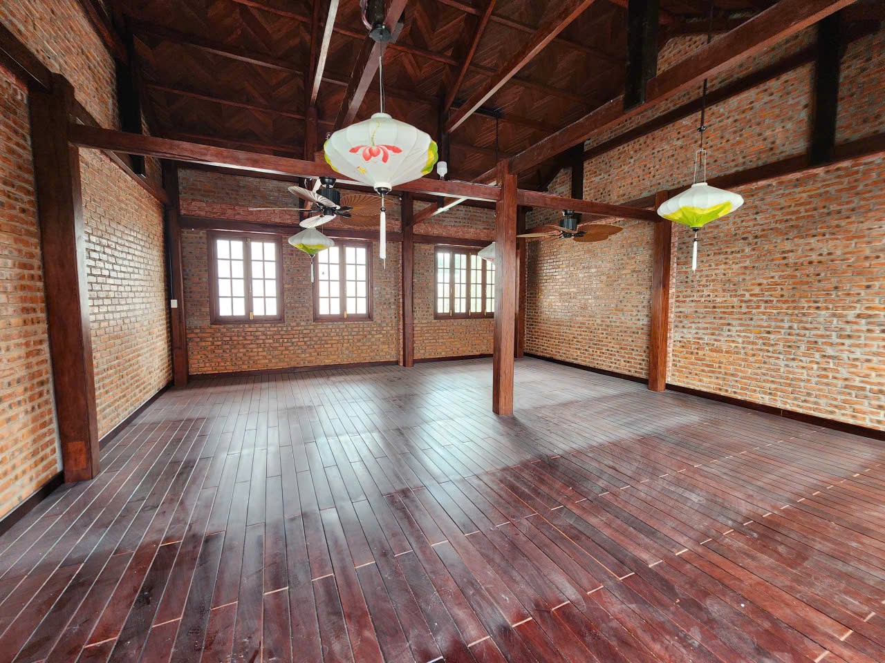 Nhà cho thuê Chính Hữu Đà Nẵng nguyên căn lô đôi 2 tầng diện tích 170m² gần biển 3