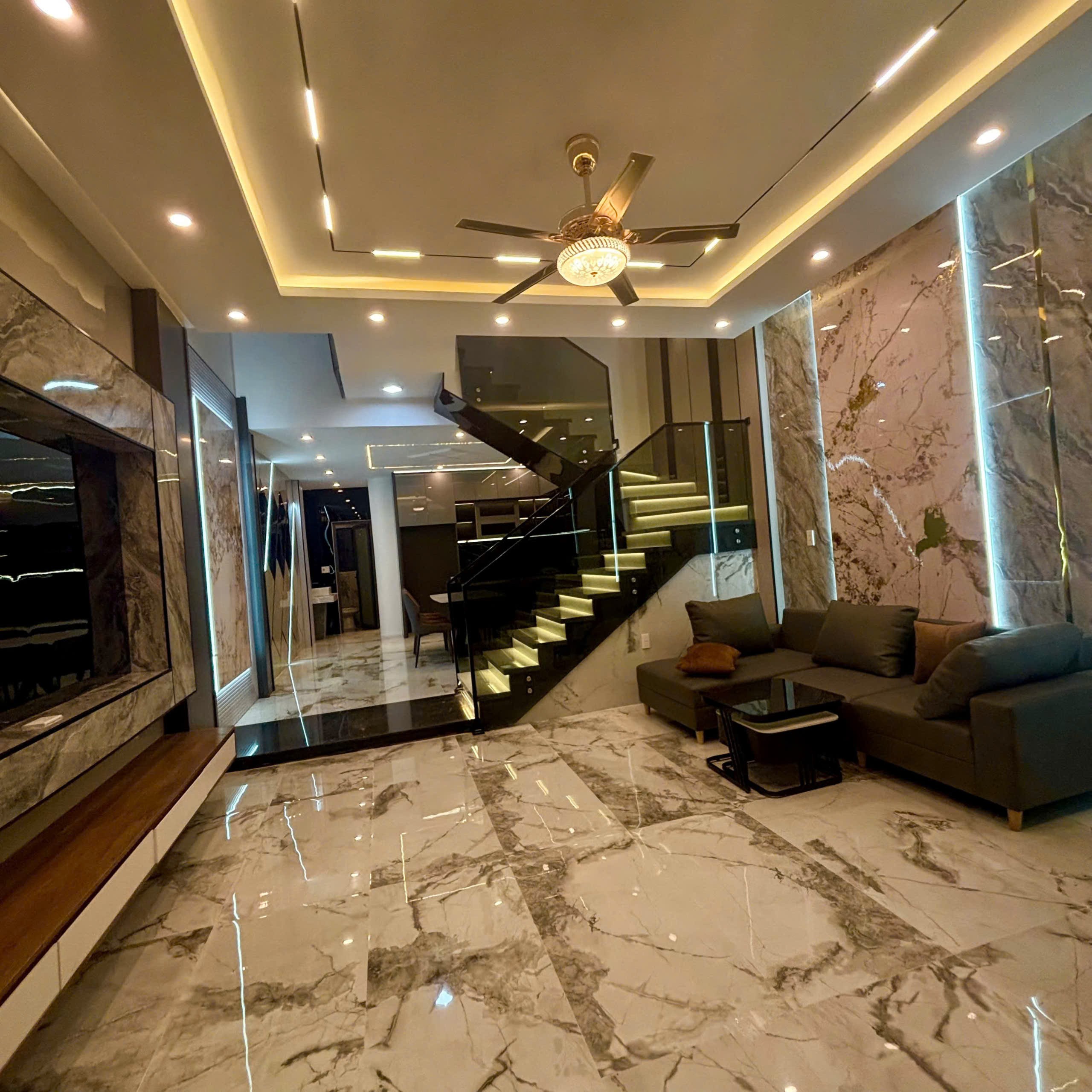 BÁN NHÀ 3 TẦNG HIỆN ĐẠI-VỊ TRÍ SIÊU TIỆN ÍCH - ĐƯỜNG KEIÈU SƠN ĐEN ,HOÀ XUÂN, ĐÀ  NẴNG