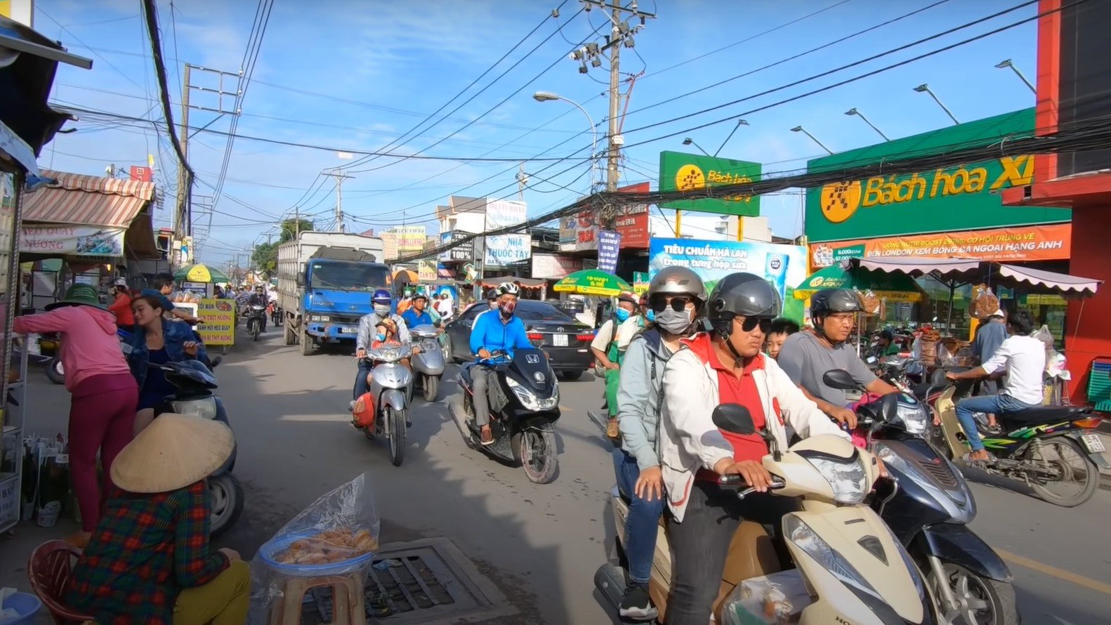 Nhà mặt tiền Vĩnh Lộc, nằm ngay chợ Vĩnh Lộc B 3