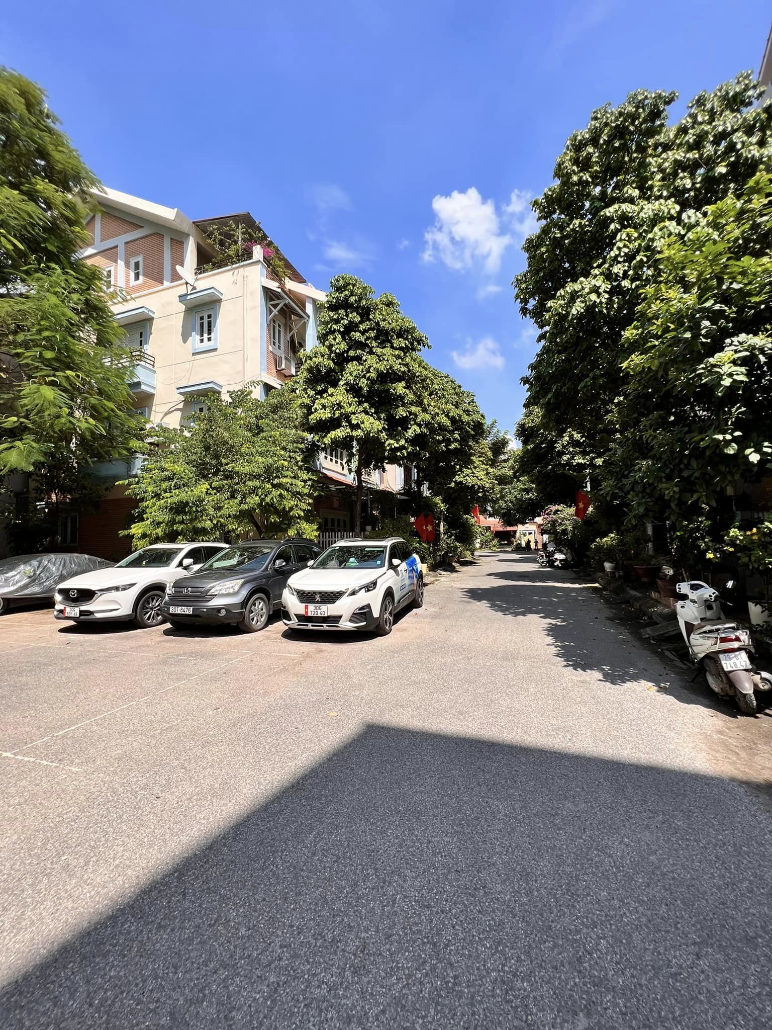 Cần bán Biệt thự Phường Quảng An, Tây Hồ, Diện tích 200m², Giá 41 Tỷ 1