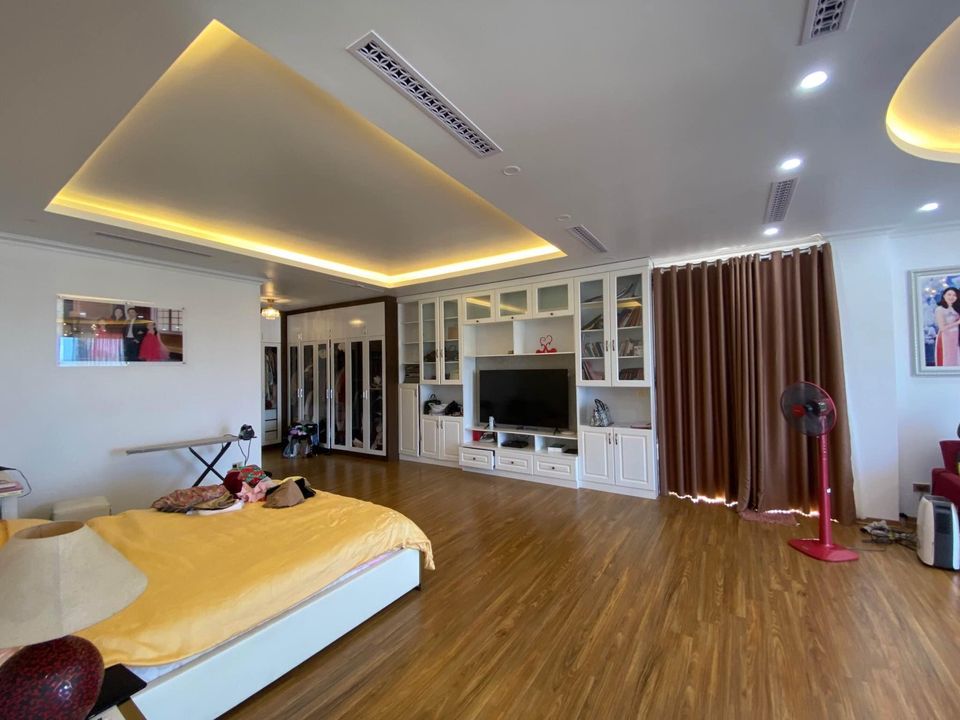 Chính chủ bán biệt thự sân vườn cực đẹp, 1800m2, không gian riêng tư, tuyệt phẩm view Vịnh Hạ Long. 6