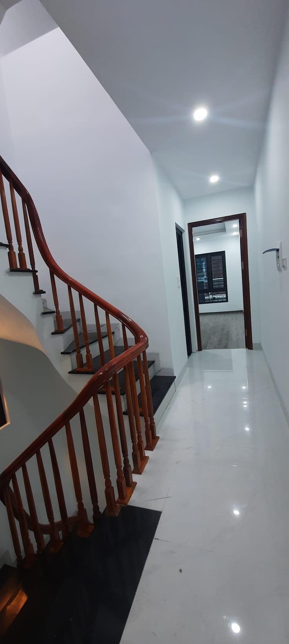 Bán nhà Mới 5T* Phố LĨNH NAM, 50m2 - Ô TÔ VÀO NHÀ - Siêu hiếm - Công năng đỉnh