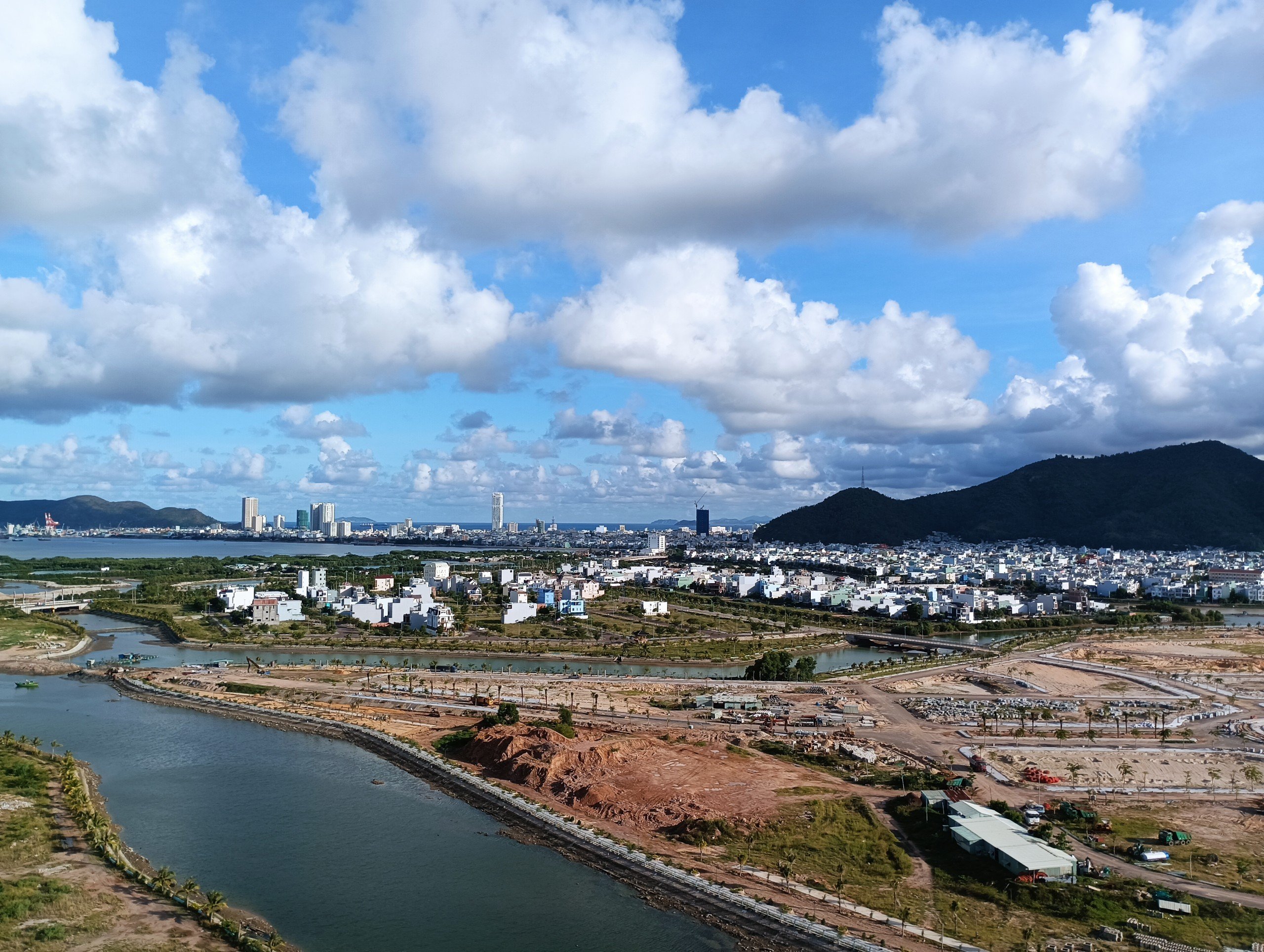 Sở hữu vị trí đắc địa, view sông thoáng mát - Chung cư Vina2 Panorama được sự quan tâm nhiều từ các nhà đầu tư. 5