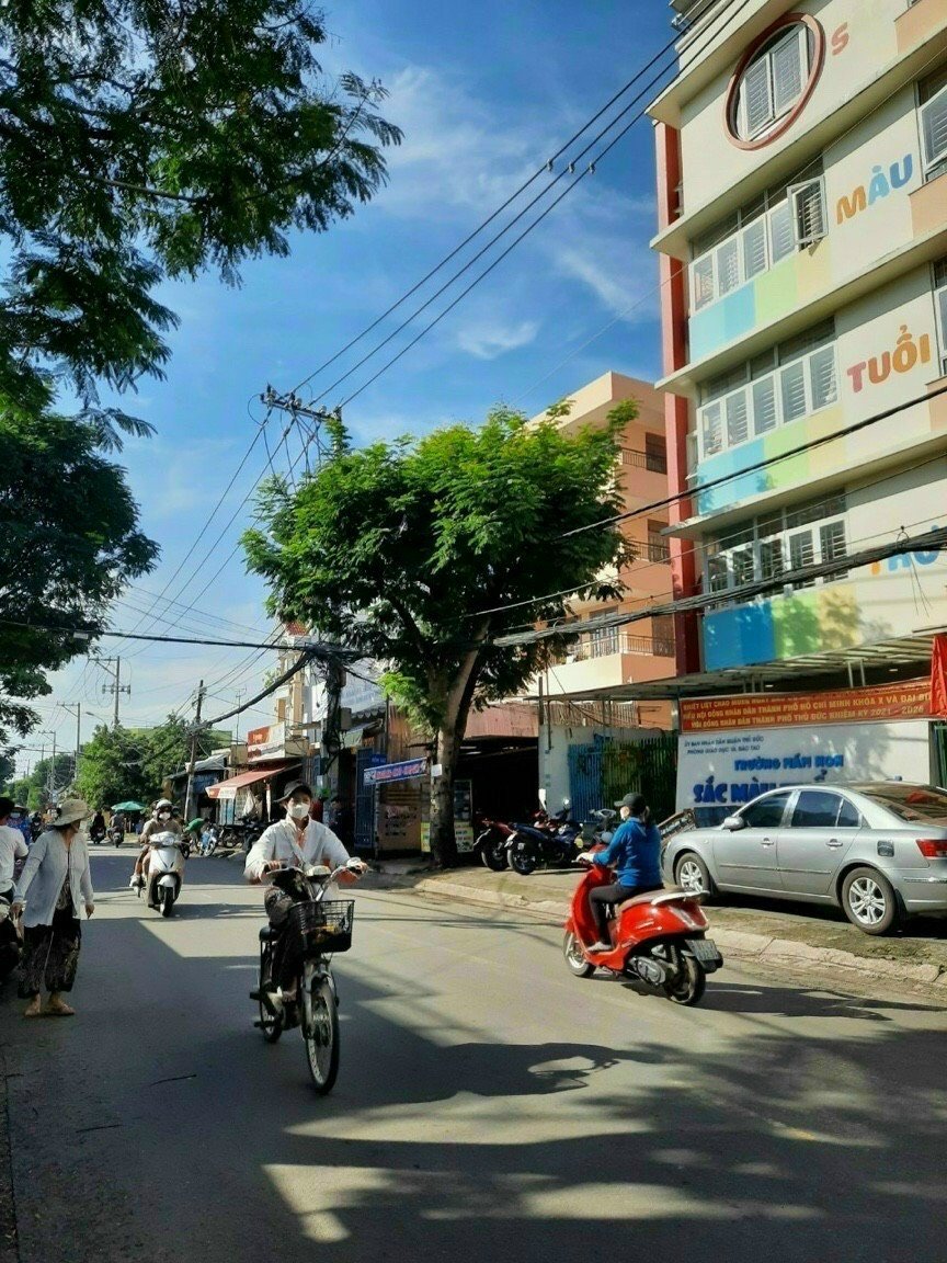 Bán đất MT đường 8 linh xuân , dt 100m2 , giá 8.6 tỷ 2