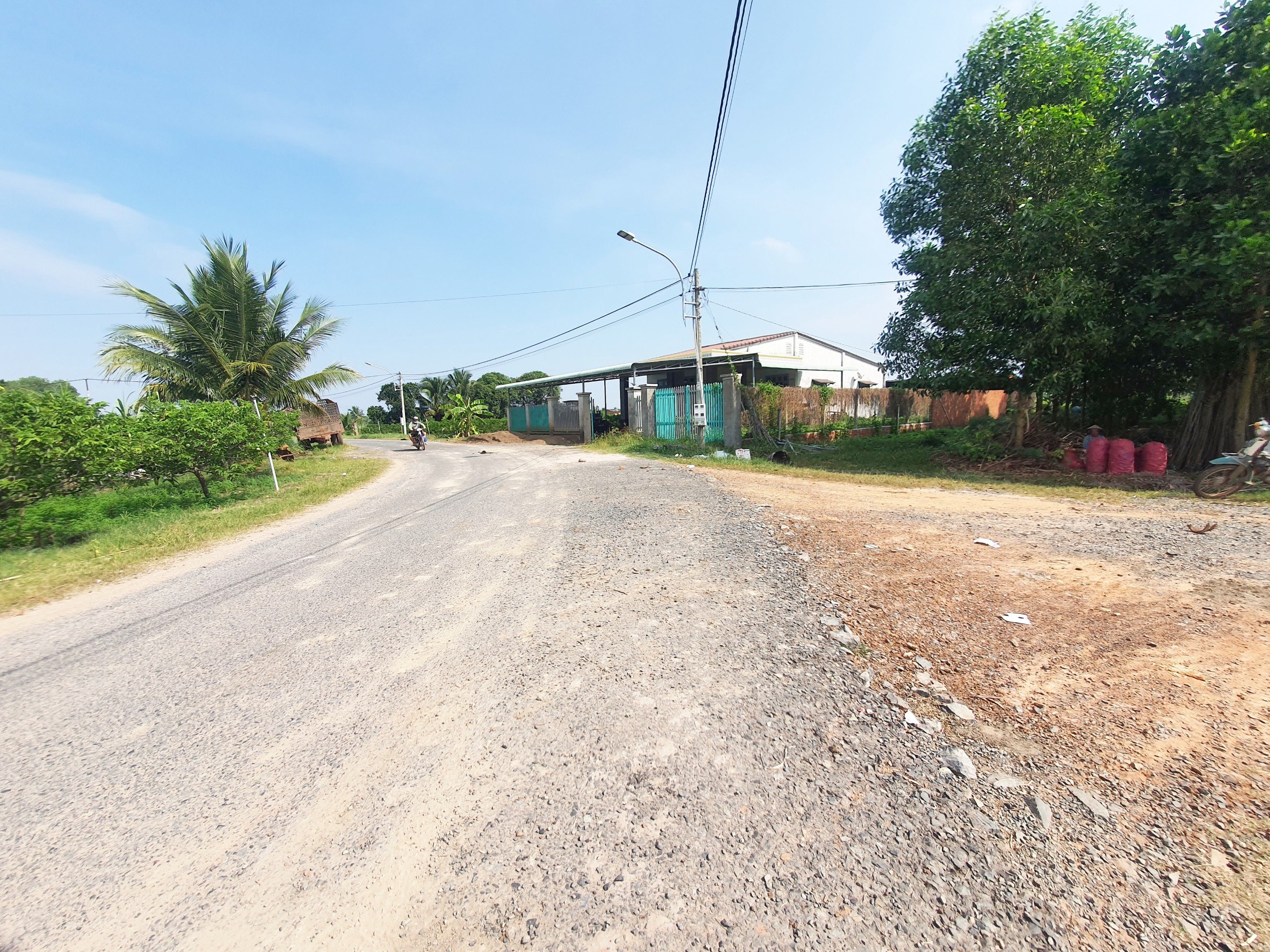 Bán đất hoàn toàn thổ cư giá rẻ sát nhựa 30m TP Tây Ninh