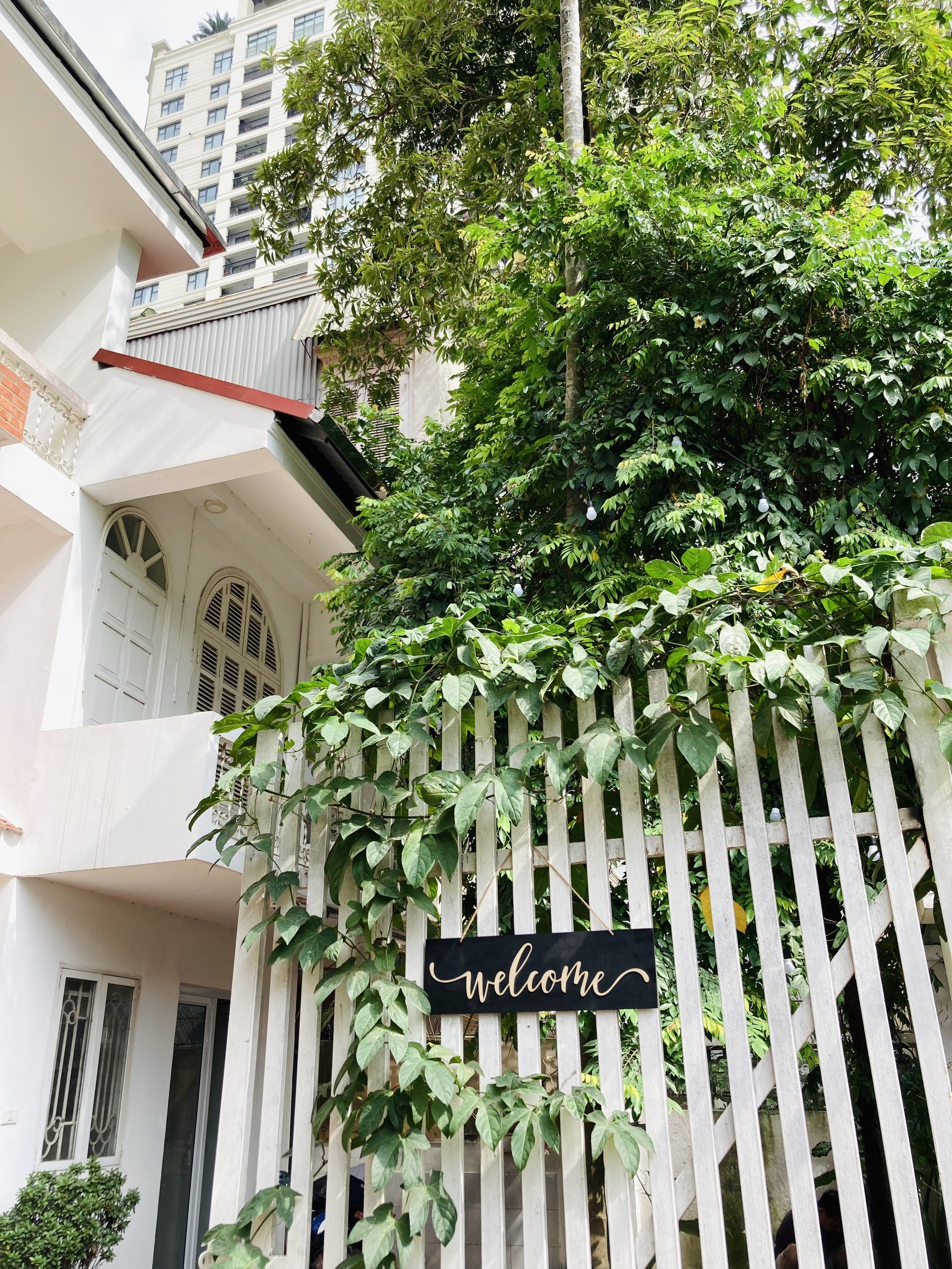 Cho thuê căn hộ đường Đặng Thai Mai, DT 70m, Full nội thất, ban công rộng rãi. Giá 10 triệu/ tháng.
