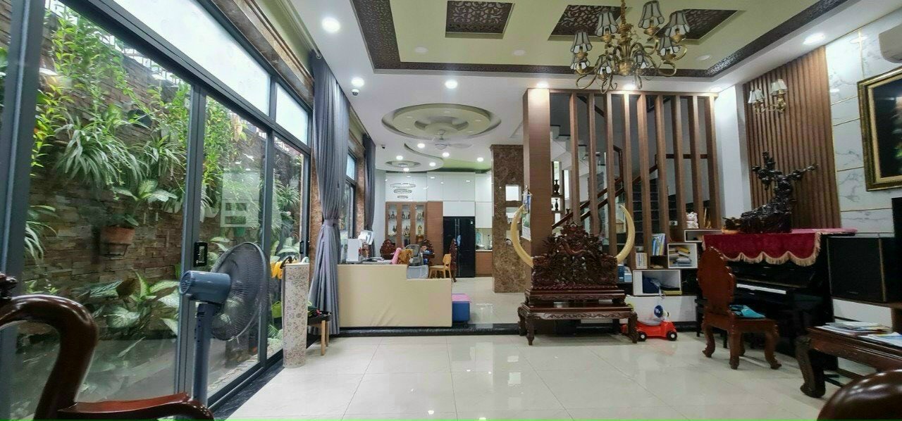 Bán nhà 3 lầu đường võ văn ngân , linh chiểu  ,104m2 , giá 12.8 tỷ