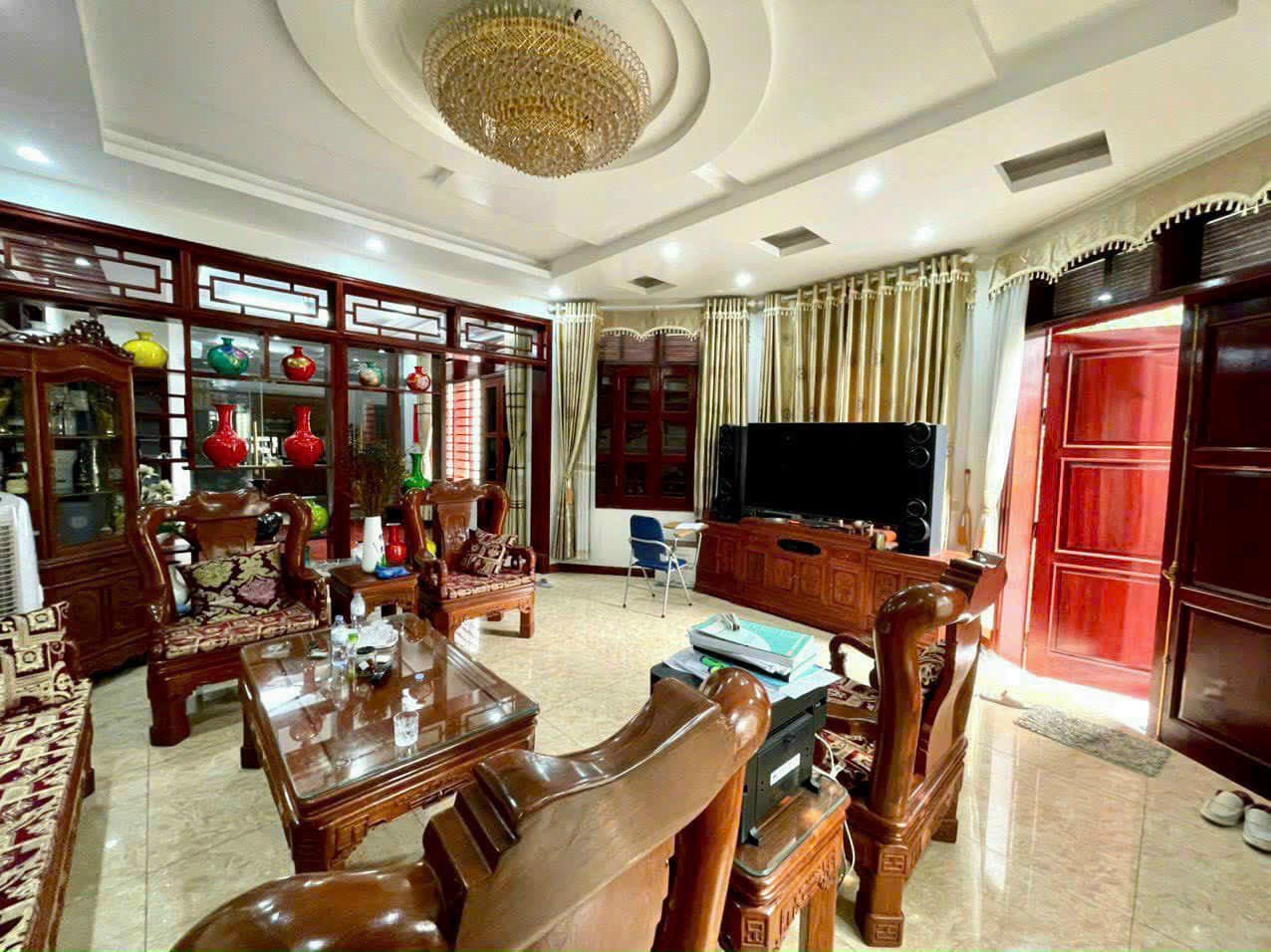 Bán biệt thự khu Đỉnh Long, ph Tân Bình, TP HD, 420m2, mt 22m, 3 tầng, sân vườn cực rộng, giá rẻ 1