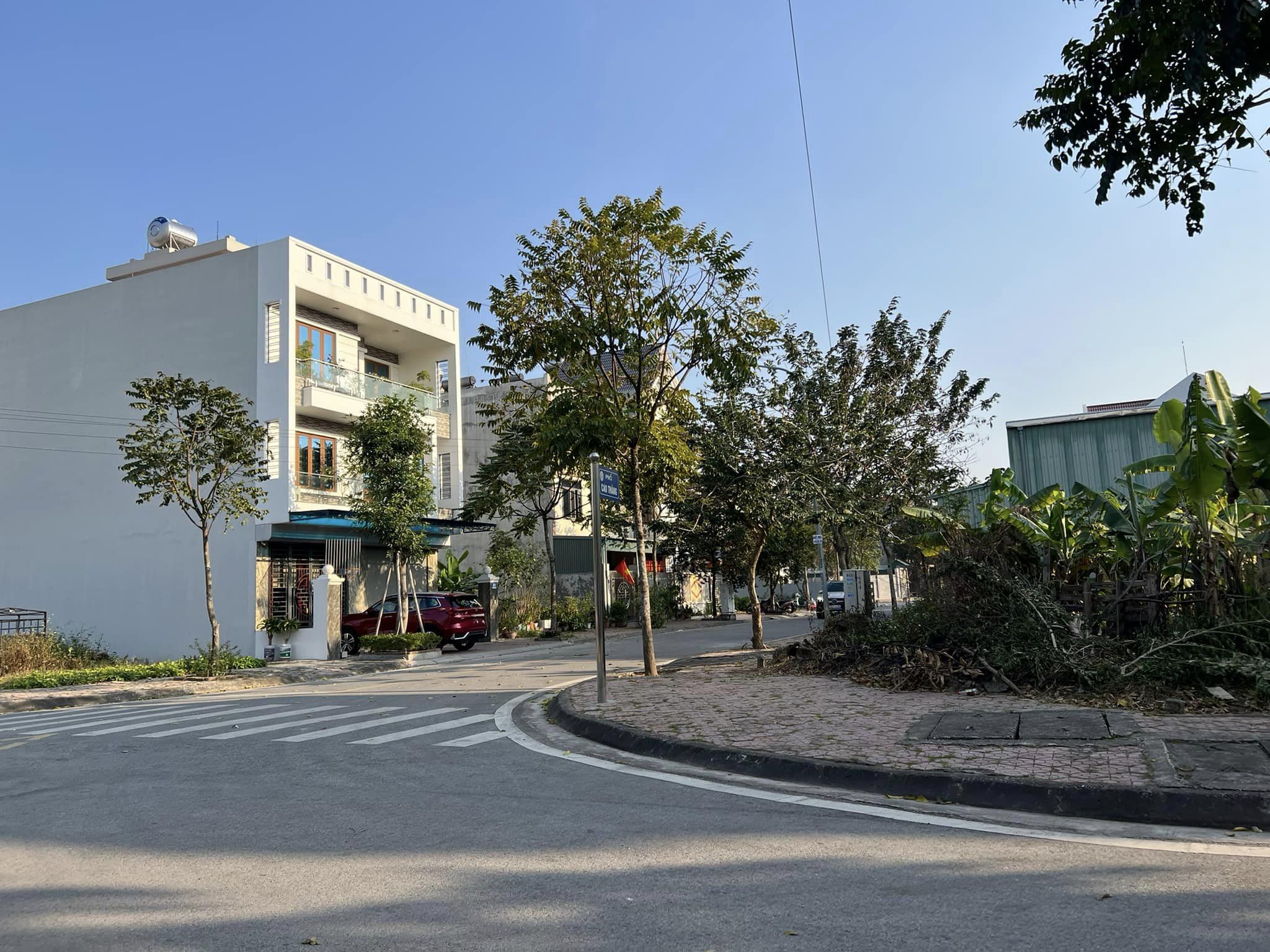 Bán đất nhà vườn Tuệ Tĩnh, TP HD, lô góc 189.3m2, 2 mặt đường, khu dân cư dân trí cao, VIP, giá tốt 2