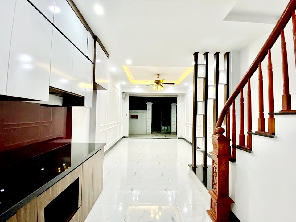 Bán nhà riêng Kim Chung Hoài Đức 33m²*5T. 30m đến trường cấp 1, 2 Kim Chung. Ngõ thông, Ôtô đỗ cửa 2