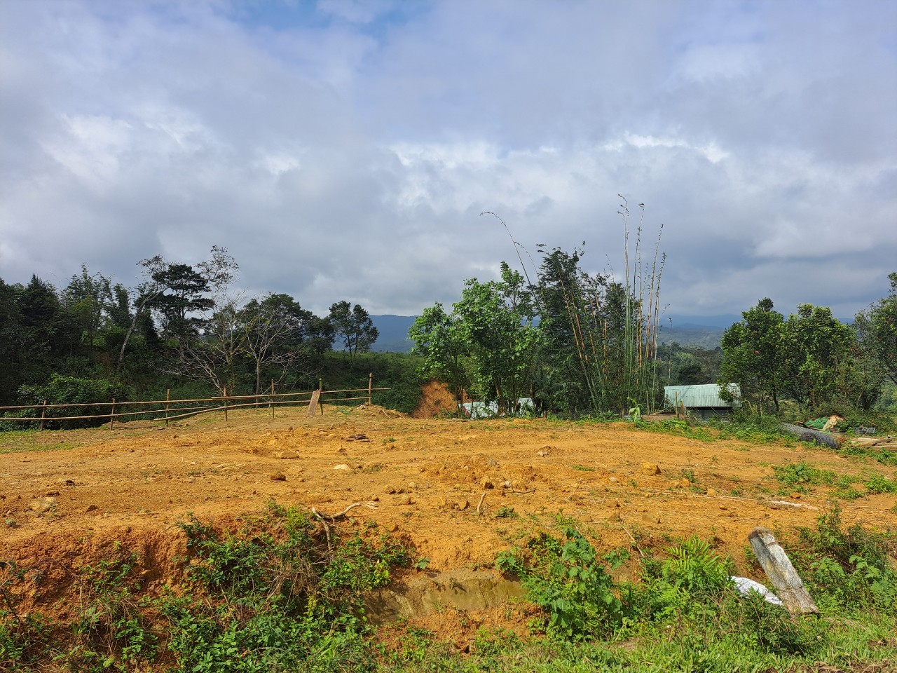 Bán đất siêu rẻ thích hợp làm homestay tại thị xã Măng Cành 3