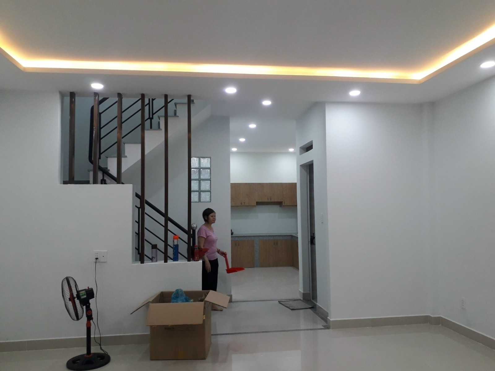 Bán nhà  Lạc Long Quân gần P10 Tân Bình, 40m2, 5 Tầng, gần Ô tô Giá rẻ 2