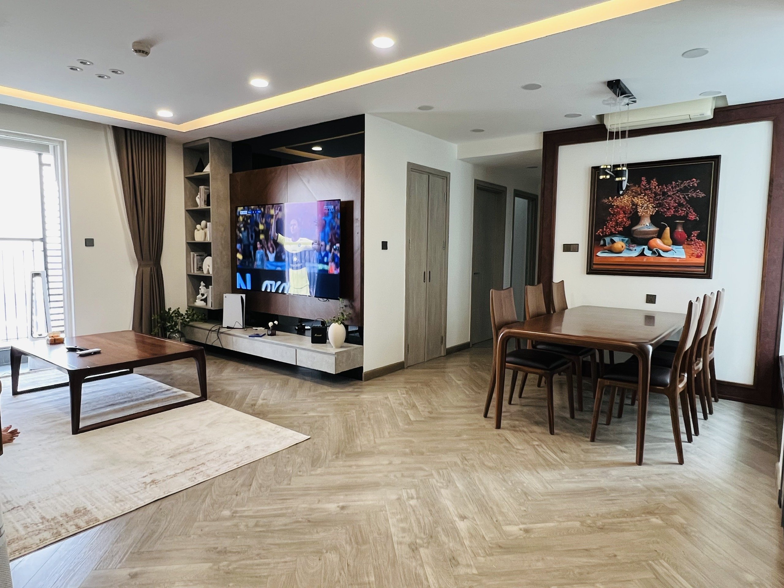 Với 5.7 tỷ sở hữu ngay căn 118m2, 3 phòng ngủ, view phố toà S3 Seasons Avenue. 2