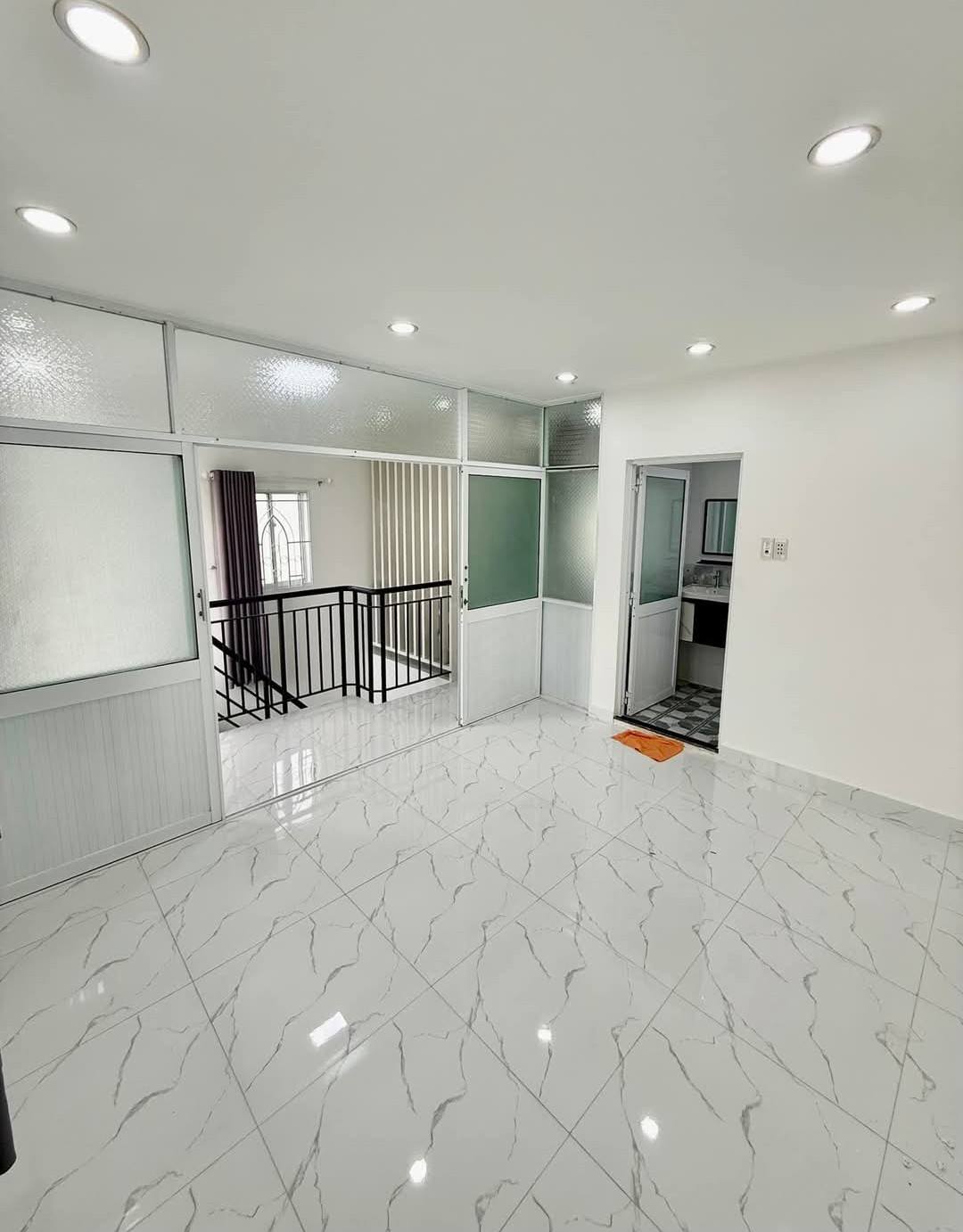 BÁN NHÀ 3 TẦNG, 27M2, NGAY Q.8 - cách hẻm ô tô mấy bước chân - GIÁ 3.2 TỶ - SỔ HỒNG CHÍNH CHỦ 4