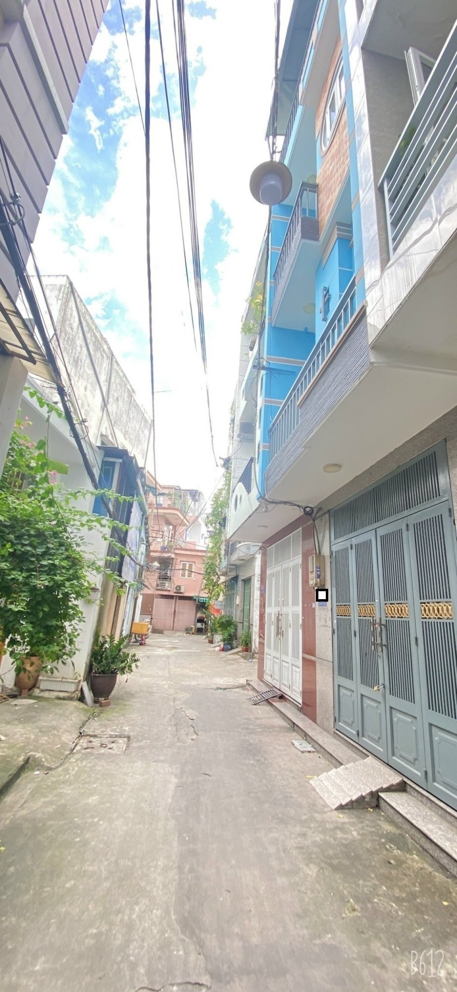 Bán nhà Hẻm xe hơi Lũy Bán Bích, Quận Tân Phú, 62m², 5,6 tỷ. 4PN