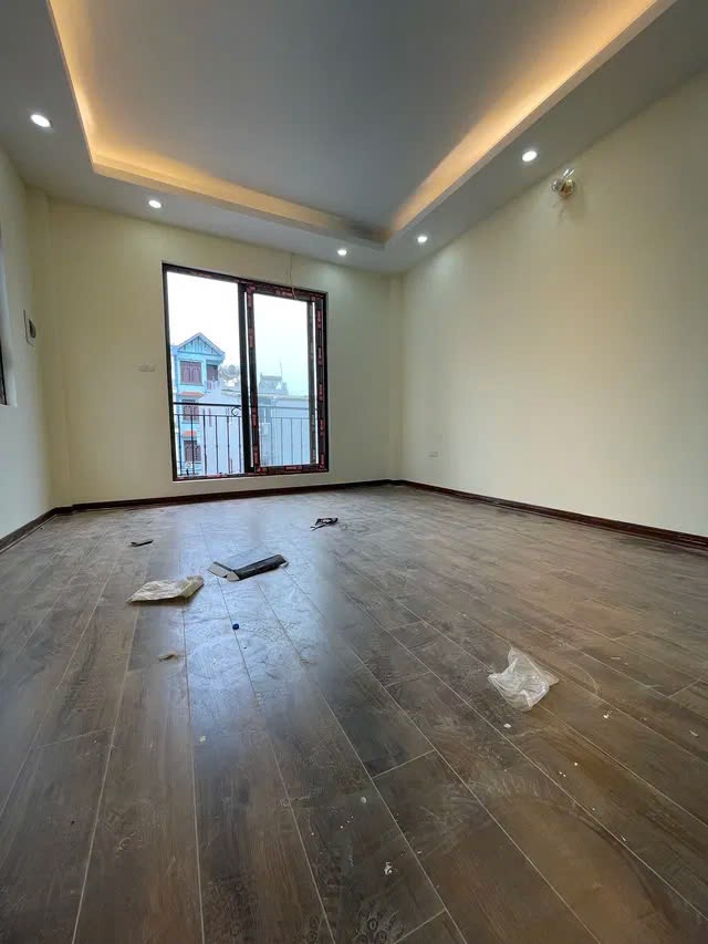 NHÀ RIÊNG MƠI- Ở LUÔN PHỐ ĐÀM QUANG TRUNG-LONG BIÊN  30M2,4 TẦNG, MT 4M, 5.55 TỶ. 2