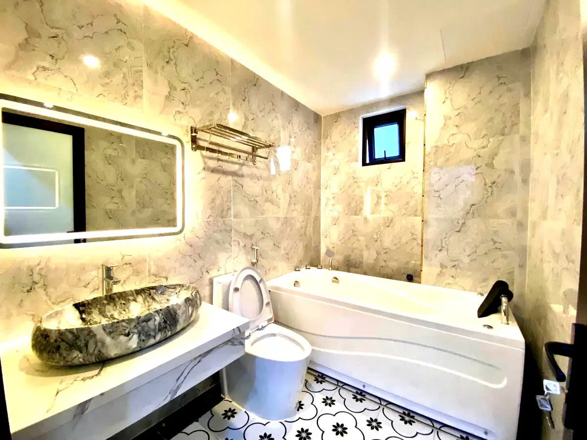 NHÀ MỚI ĐẦY ĐỦ NỘI THẤT PHỐ NGỌC LÂM- LONG BIÊN, 50M2,7 TẦNG Ô TÔ VÀO NHÀ 15.25 TỶ. 2