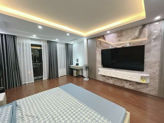 NHÀ MỚI ĐẦY ĐỦ NỘI THẤT PHỐ NGỌC LÂM- LONG BIÊN, 50M2,7 TẦNG Ô TÔ VÀO NHÀ 15.25 TỶ. 4