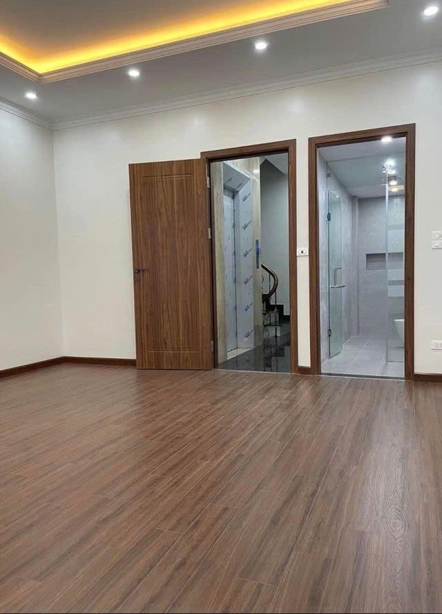 NHÀ MỚI PHỐ BÁT KHỐI- LONG BIÊN,37M2, 6 TẦNG, THANG MÁY- KINH DOANH, 9.2 TỶ.