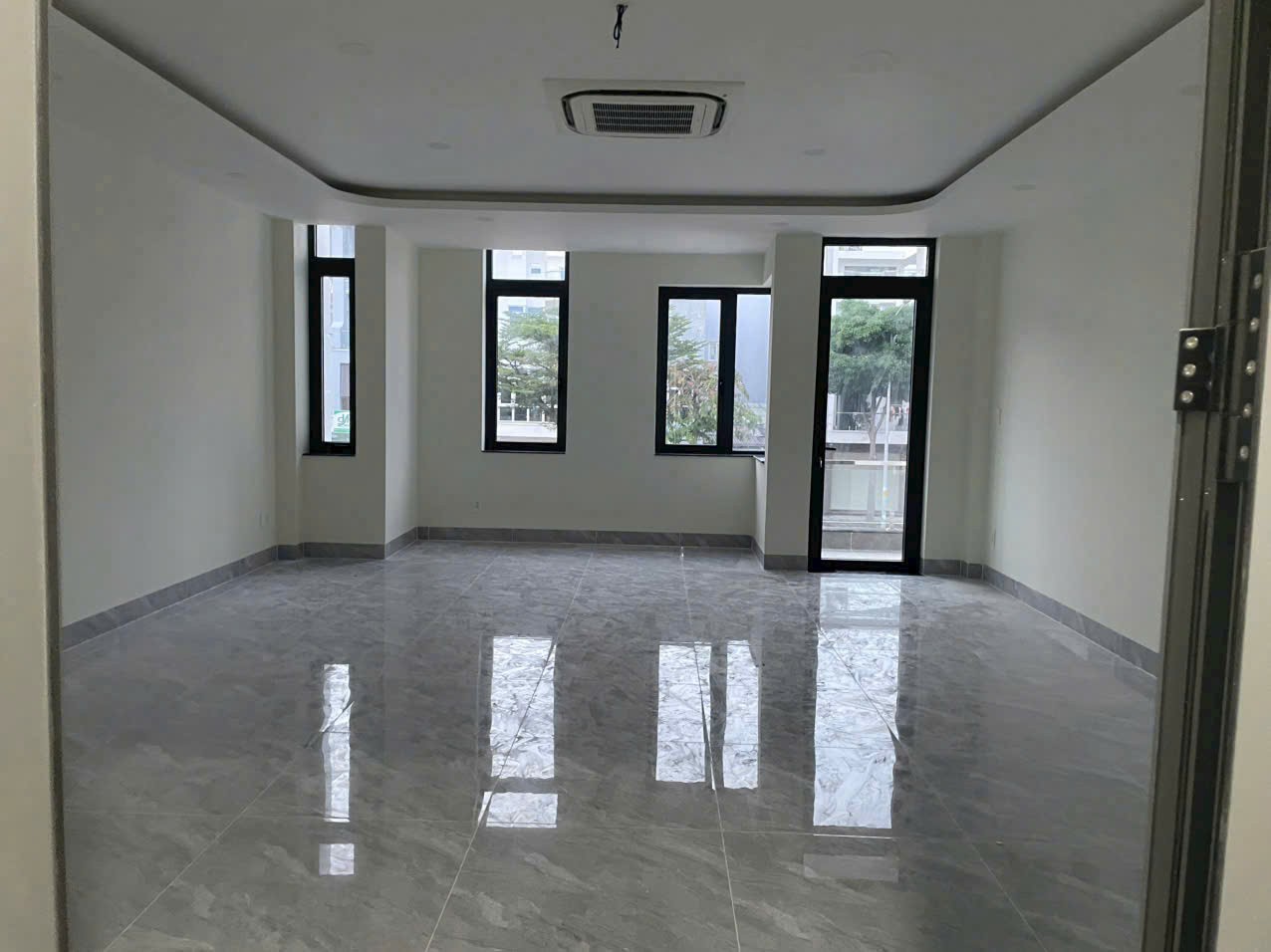 Cho thuê Nhà mặt tiền Phường Phước Long B, Quận 9, Diện tích 150m², Giá 35 Triệu/tháng 2