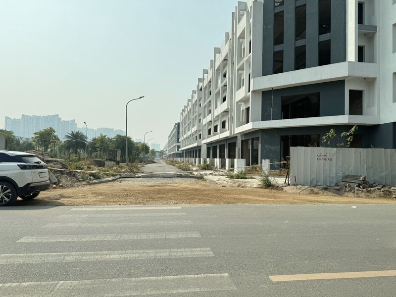 Chính chủ bán 74,44m2 Shophouse Highway TQ5, Trâu Quỳ. Cách 1 lô ra đường Nguyễn Mậu Tài 6