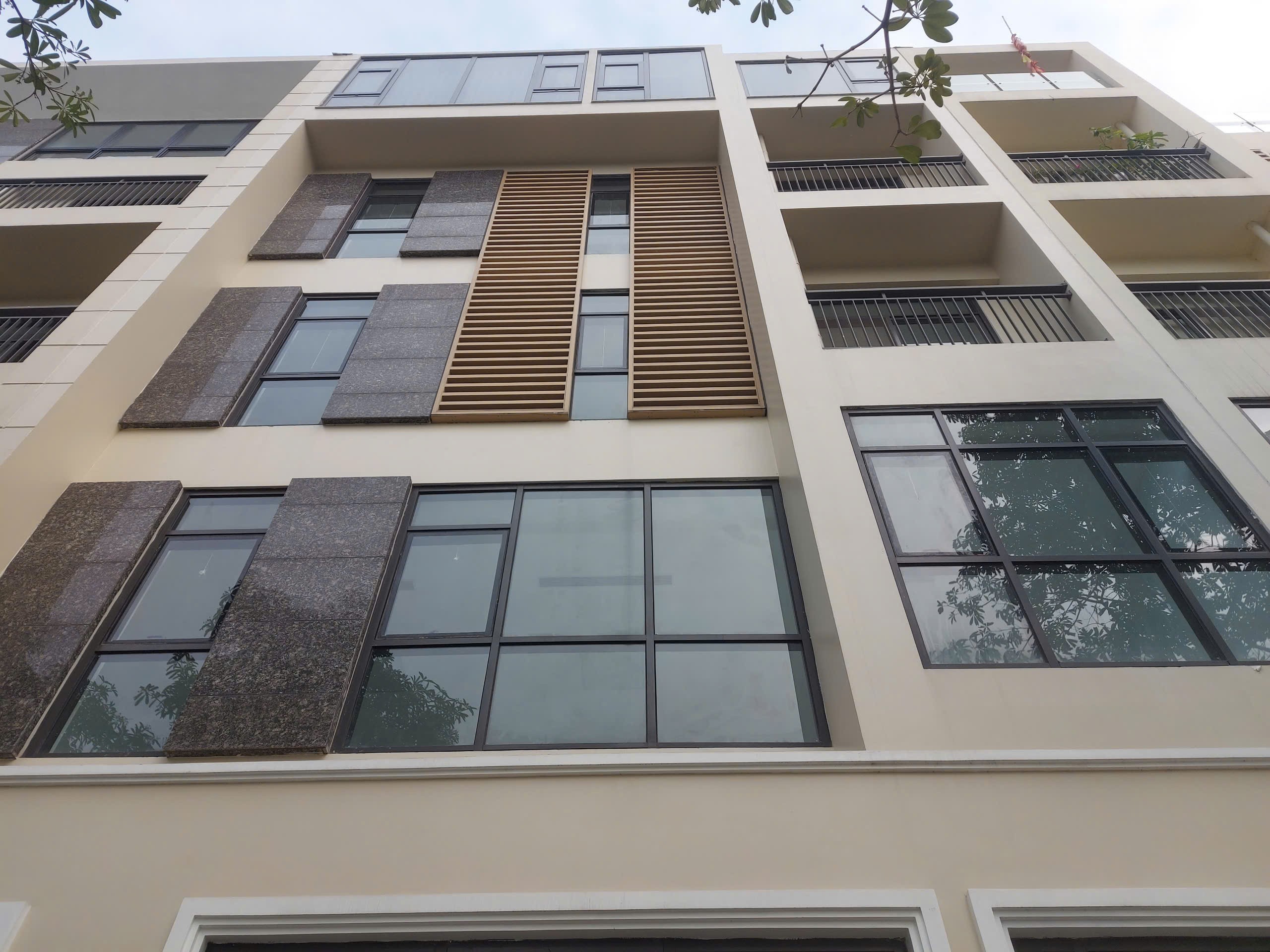 Cho thuê Shophouse StarLake, Ngoại Giao Đoàn, 120m2 x 5 tầng, MT 9m 3