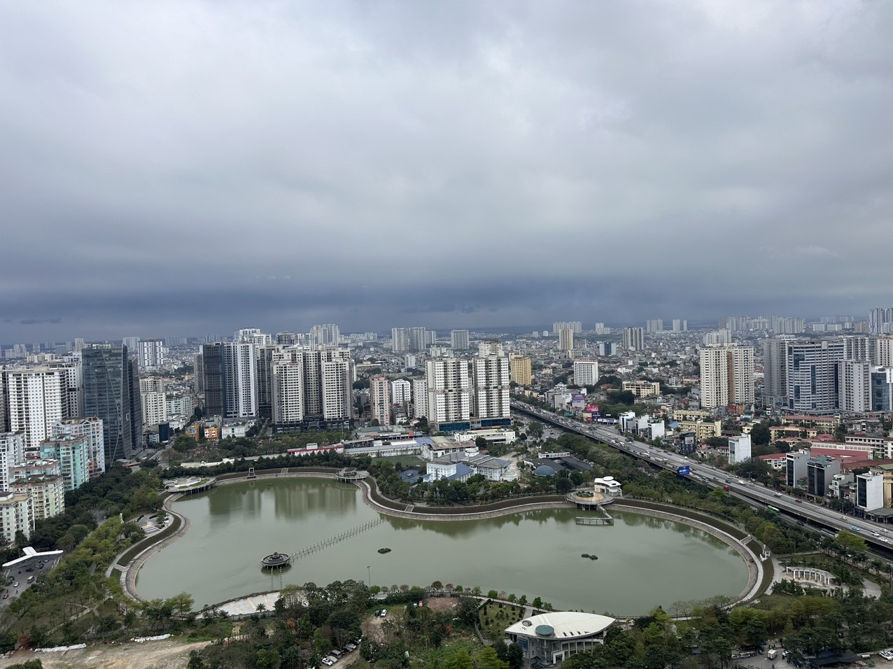 Bán căn hộ Vinhomes D'Capitale 3PN VIEW HỒ chỉ 13.x tỷ