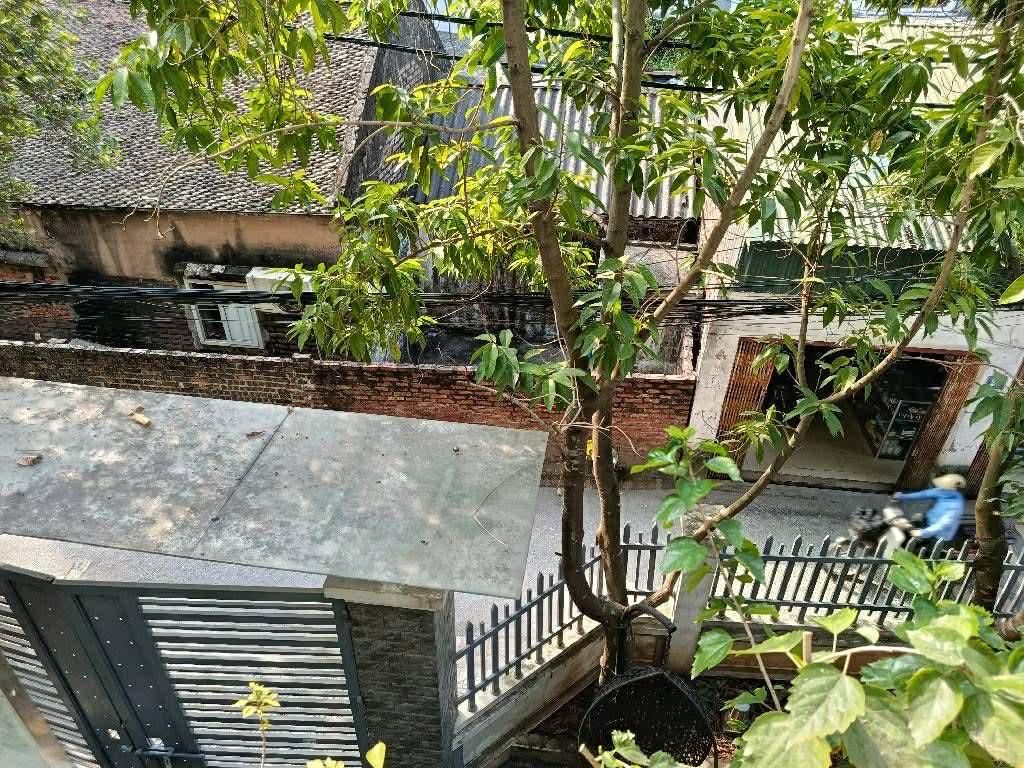 biệt thự sân vườn Long Biên, gần hồ điều hòa, diện tích 152m, mặt tiền 11m, full thổ cư 4