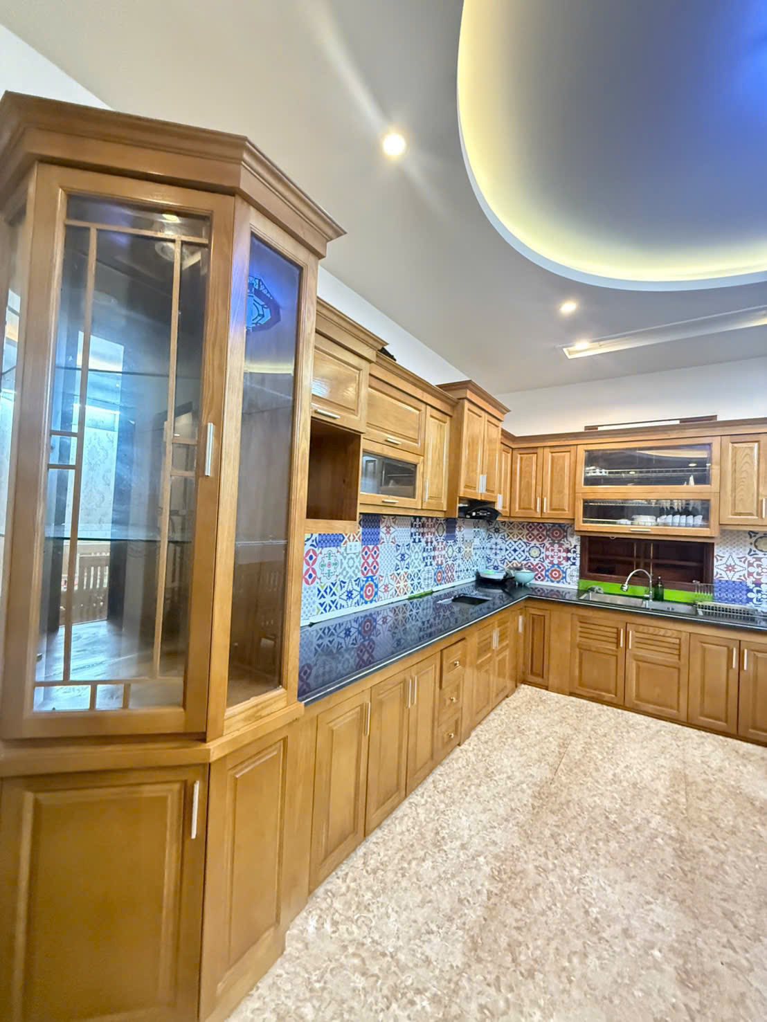 Bán căn nhà 4 tầng mặt đường đôi KĐT phía Tây, TP HD, 67.5m2, mt 4.5m, 4 ngủ, chỉ 5.x tỷ 7