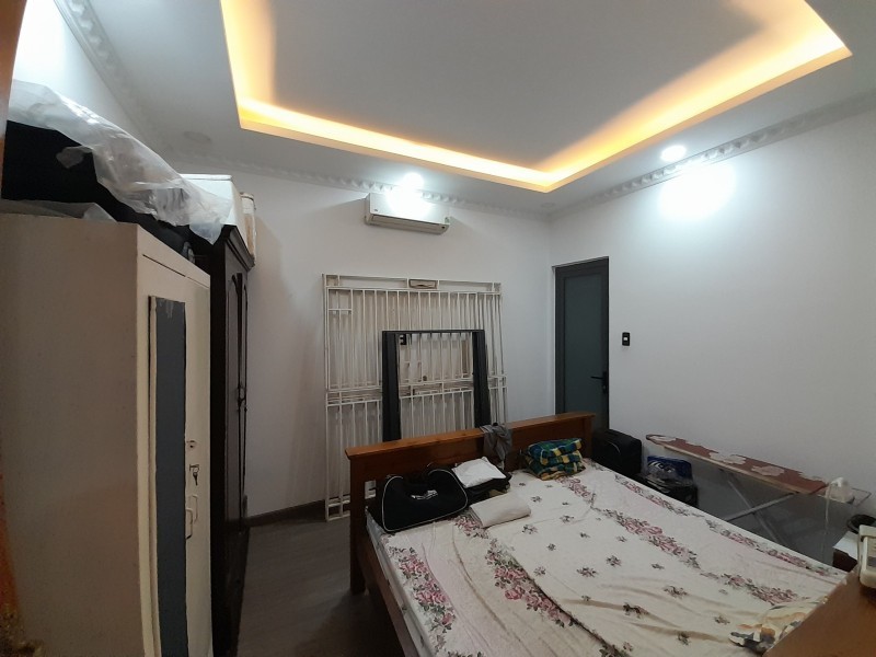 Bán nhà đường số 35, Hiệp Bình Chánh, Thủ Đức, TP HCM. DT 240m2, 3 tầng, 4PN, SHR. Giá 18.9 tỷ. 4