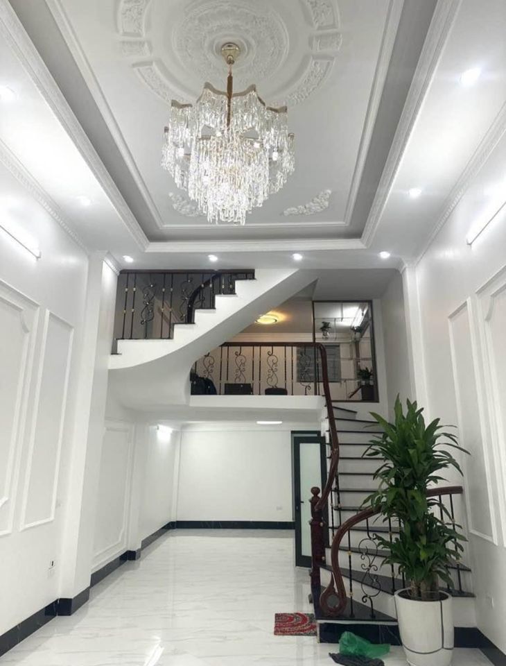 Nhà Lại Yên, Sơn Đồng 40M 5 Tầng, tầng lửng, ô tô đỗ cửa, kinh doanh nhỏ giá 5.9 tỷ