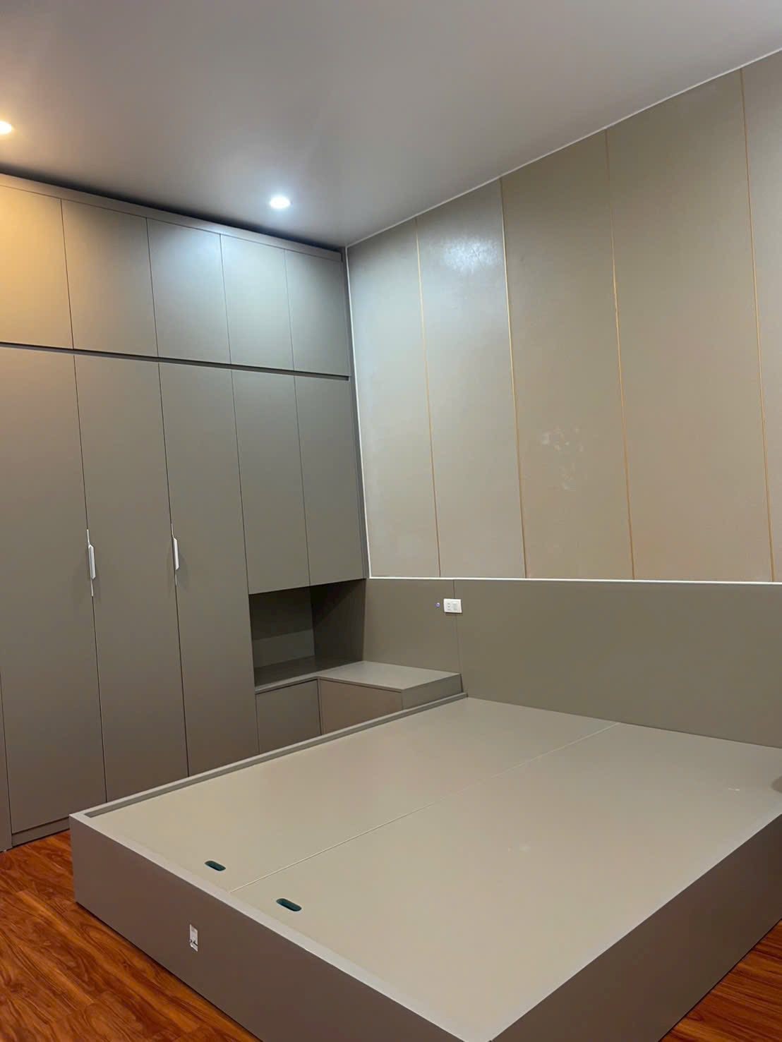 Bán nhà 3 tầng ngõ phố Thống Nhất, ph Lê Thanh Nghị, TP HD, 56m2, mt 4.11m, 3 ngủ 11