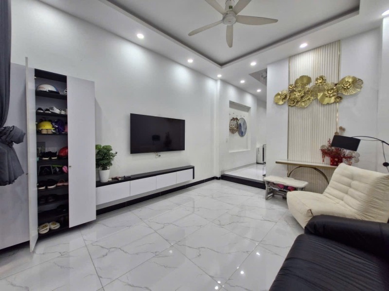 Bán nhà đường số 8, Linh Xuân, Thủ Đức, TP HCM, DT 90m2, sổ hồng, giá 7.7 tỷ. Liên hệ 0933125879 2