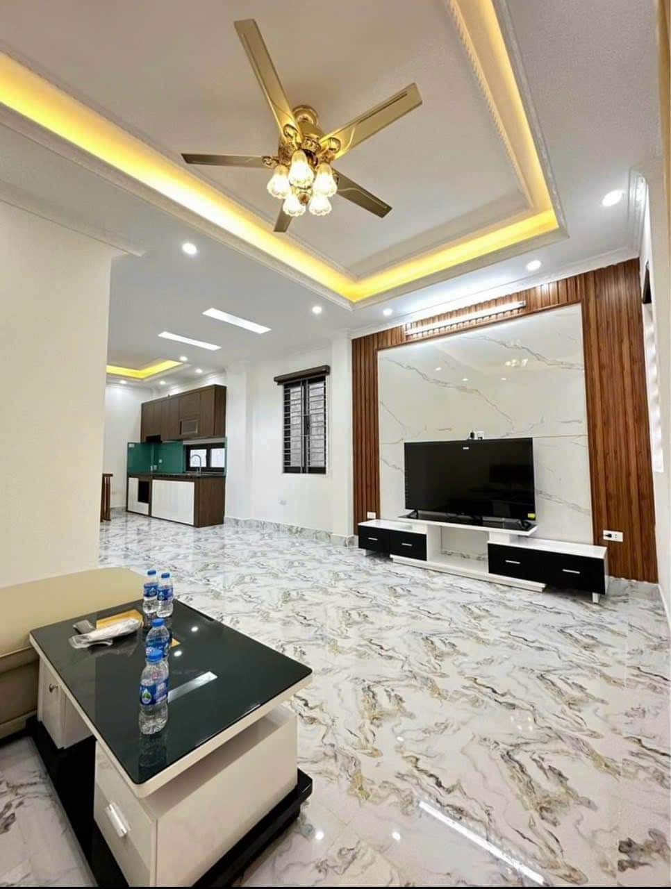 Bán nhà Lại Yên, Hoài Đức 40M 4 Tầng 4 ngủ, Gara ô tô đỗ, 2 mặt thoáng, giá 5.9 tỷ 2