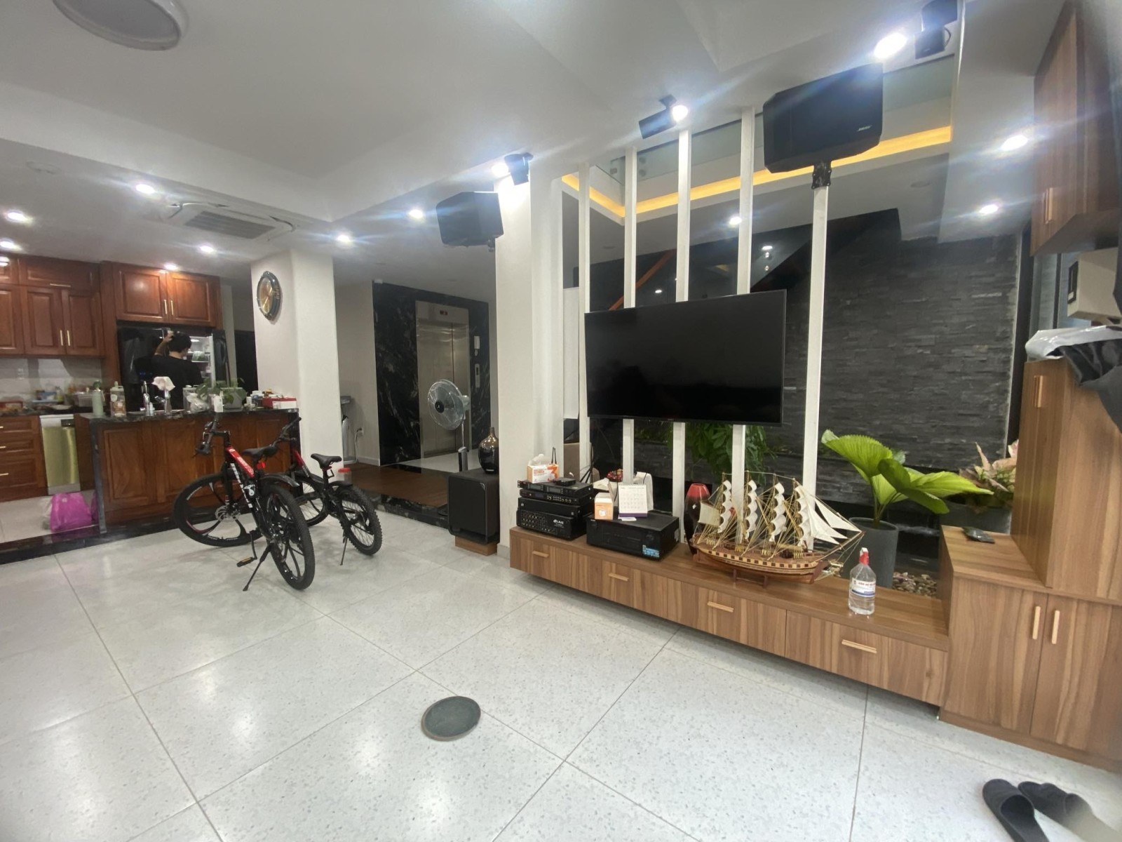 NHÀ ĐẸP NGANG 7.5M - THANG MÁY XỊN - HOÀNG VĂN THỤ - CHỈ 17.9 TỶ 15