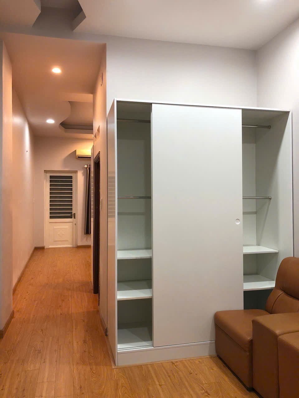 DÒNG TIỀN 100TR/THÁNG - TOÀ CHDV 13 PHÒNG - 164m2 - GIÁP QUẬN 1 2