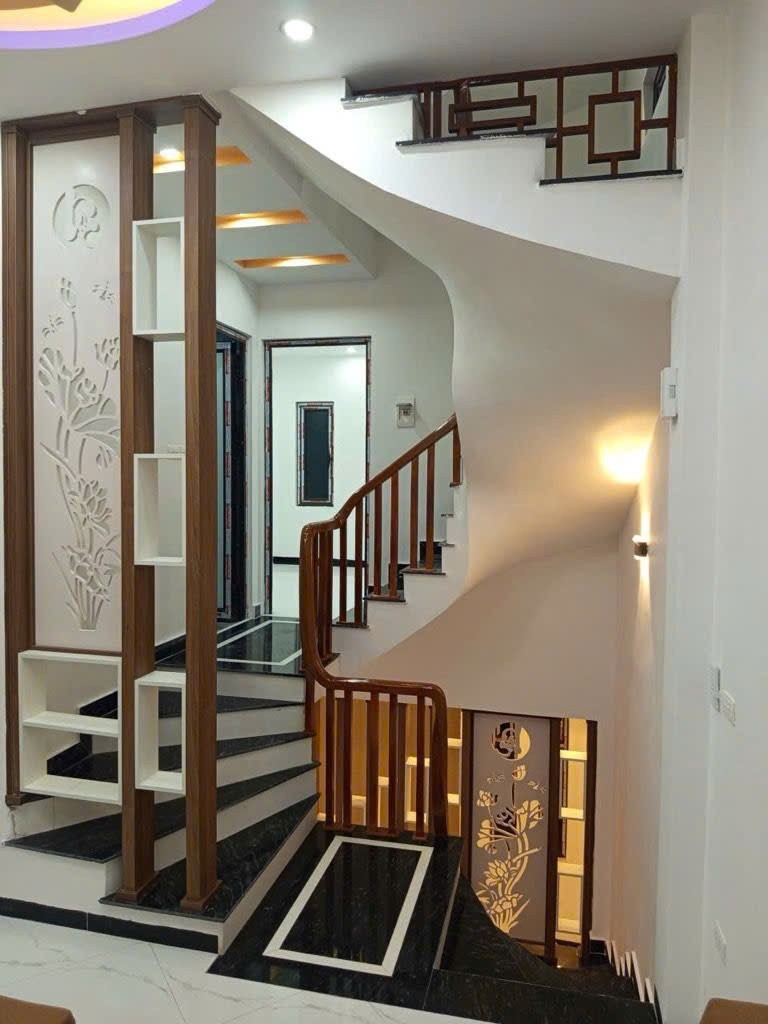 BÁN NHÀ  ĐẠI ÁNG -NGỌC HỒI -HÀ NỘI  4O M2 ,ÔTÔ ĐỖ CỔNG -NHÀ MỚI TINH THƠM PHỨC  5Tỷ9 3