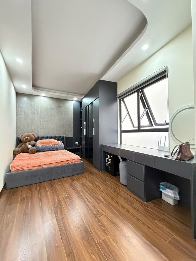 Hiếm ! hơn 9 tỷ nhà mới ngõ 239 Bồ Đề full nội thất 35m x 6T thang máy ở luôn.