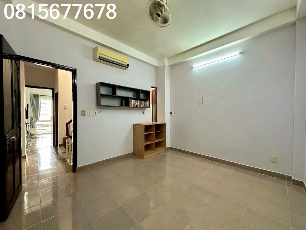 ΗᴜỳɴҺ Tấn Pʜáᴛ, Nhà Bè–  Ηẻm Χᴇ Hõi ɢiá: 3.2 tỷ 4