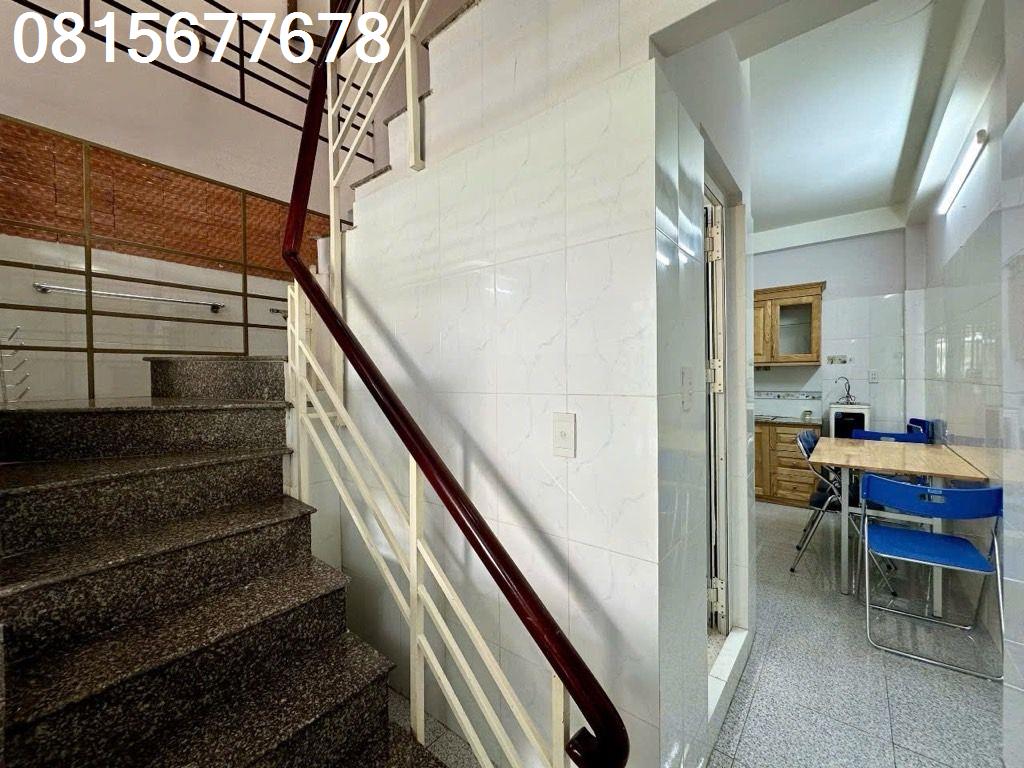 ΗᴜỳɴҺ Tấn Pʜáᴛ, Nhà Bè–  Ηẻm Χᴇ Hõi ɢiá: 3.2 tỷ 5