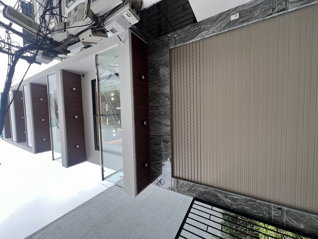 Bán nhà ngõ 135 Bồ Đề 58m x 6T gara thang máy kinh doanh nhỏ, giá đầu tư. 2