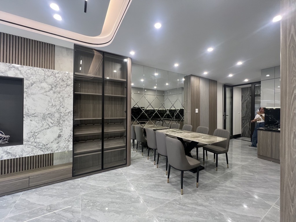 Bán nhà ngõ 135 Bồ Đề 58m x 6T gara thang máy kinh doanh nhỏ, giá đầu tư. 3