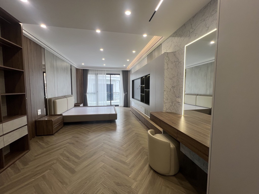 Bán nhà ngõ 135 Bồ Đề 58m x 6T gara thang máy kinh doanh nhỏ, giá đầu tư. 5