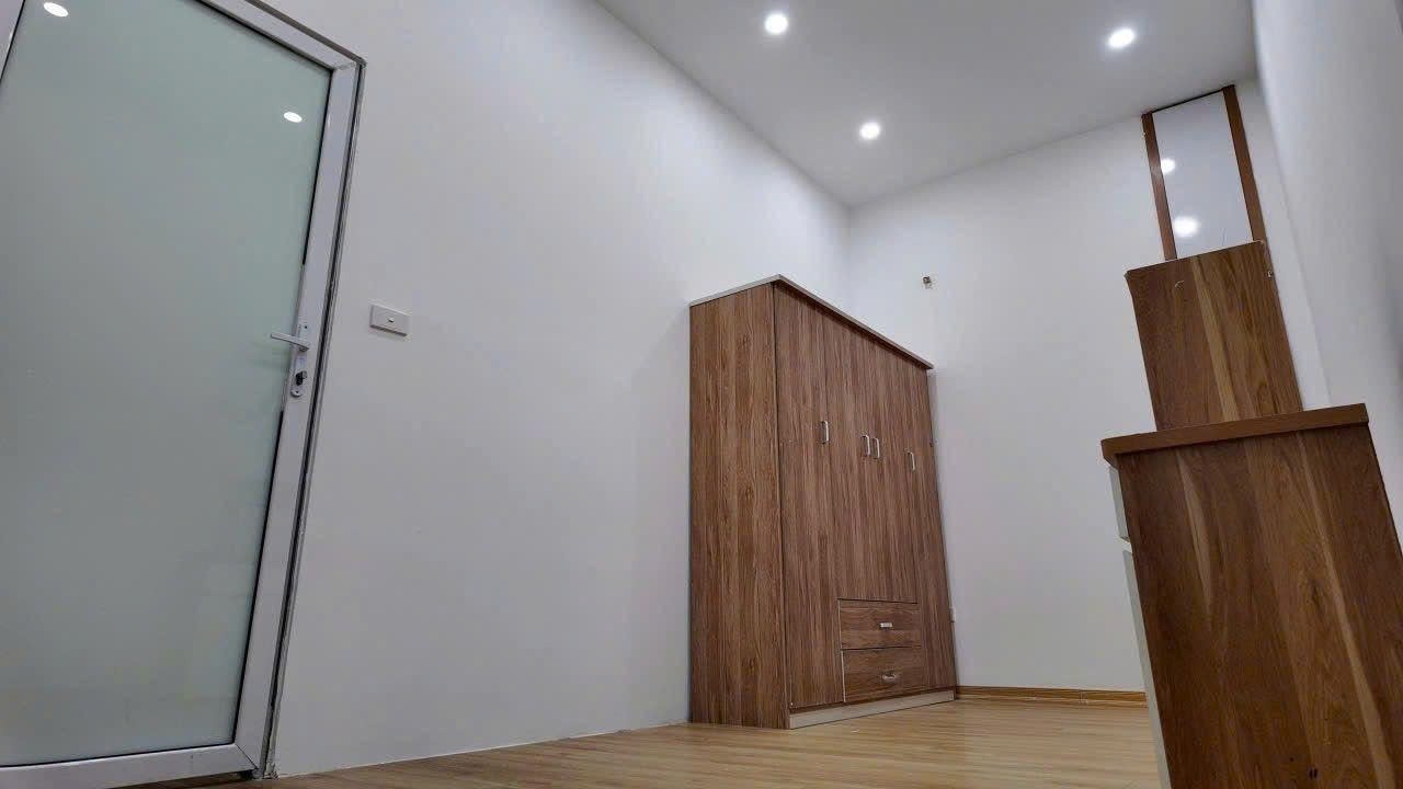 BẤT NGỜ!: GIÁ HIẾM - DÂN XÂY TÂM HUYẾT - NGÃ TƯ SỞ. Bán nhà Đống Đa 3