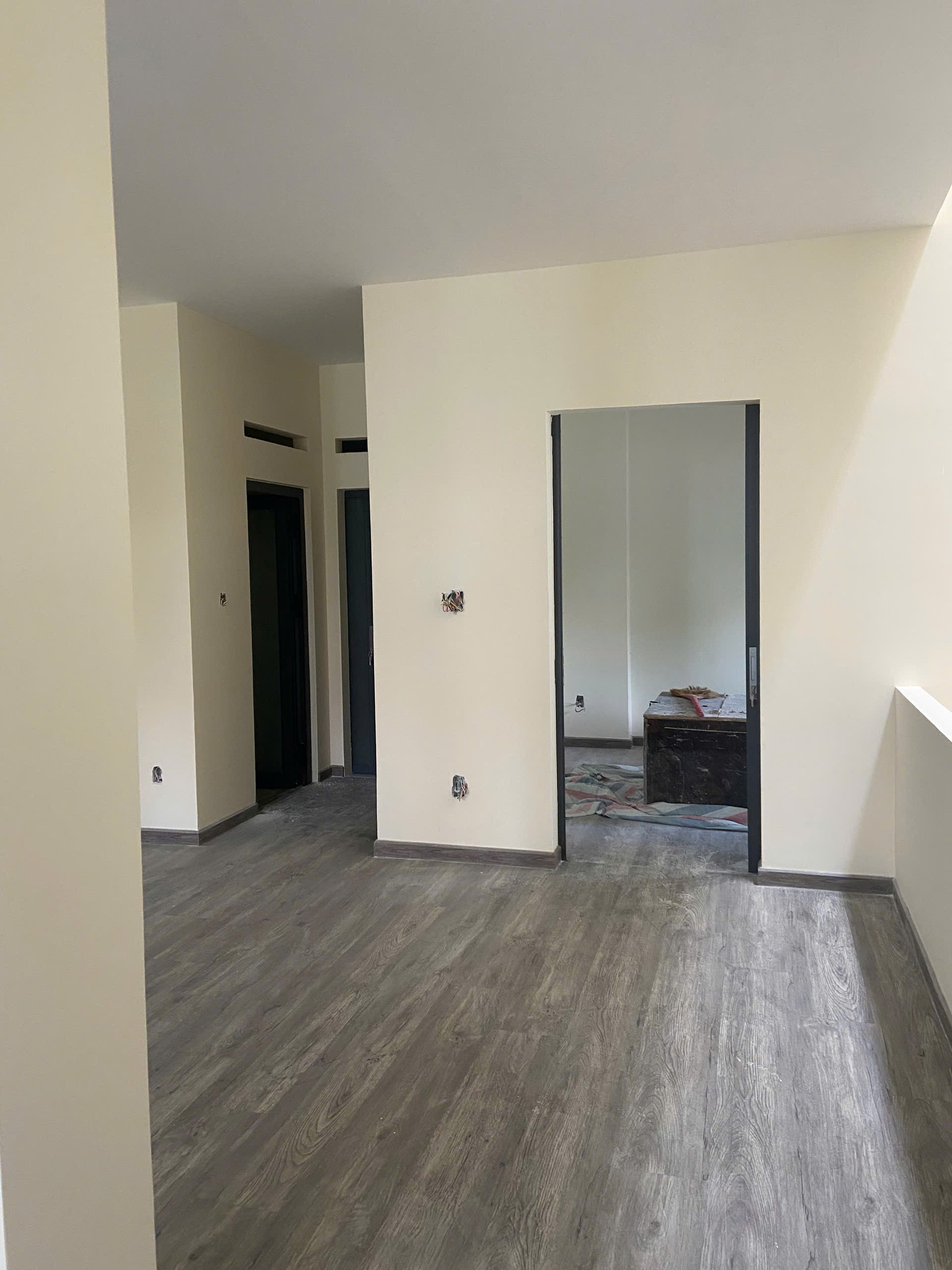 VILLA MỚI XÂY KHU BÊN SÔNG,SAU LƯNG GIGAMALL ,8M x 18M Trệt 3 Lầu, 7P, Thang Máy giá 35TR