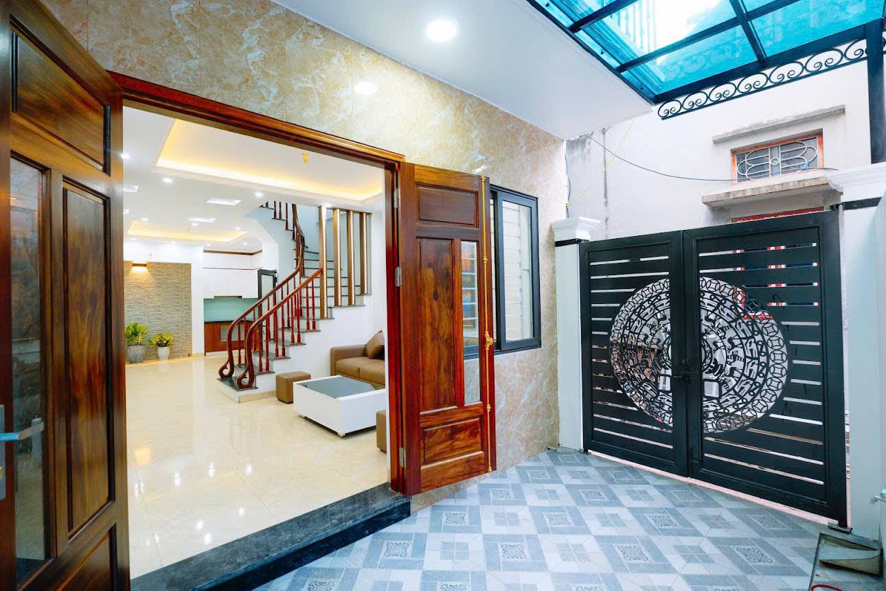 Bán nhà Đan Phượng, Hà Nội 58m, 4 tầng, 4 ngủ nội thất full, sân riêng để xe, ngõ ô tô đỗ 5.x tỷ 2