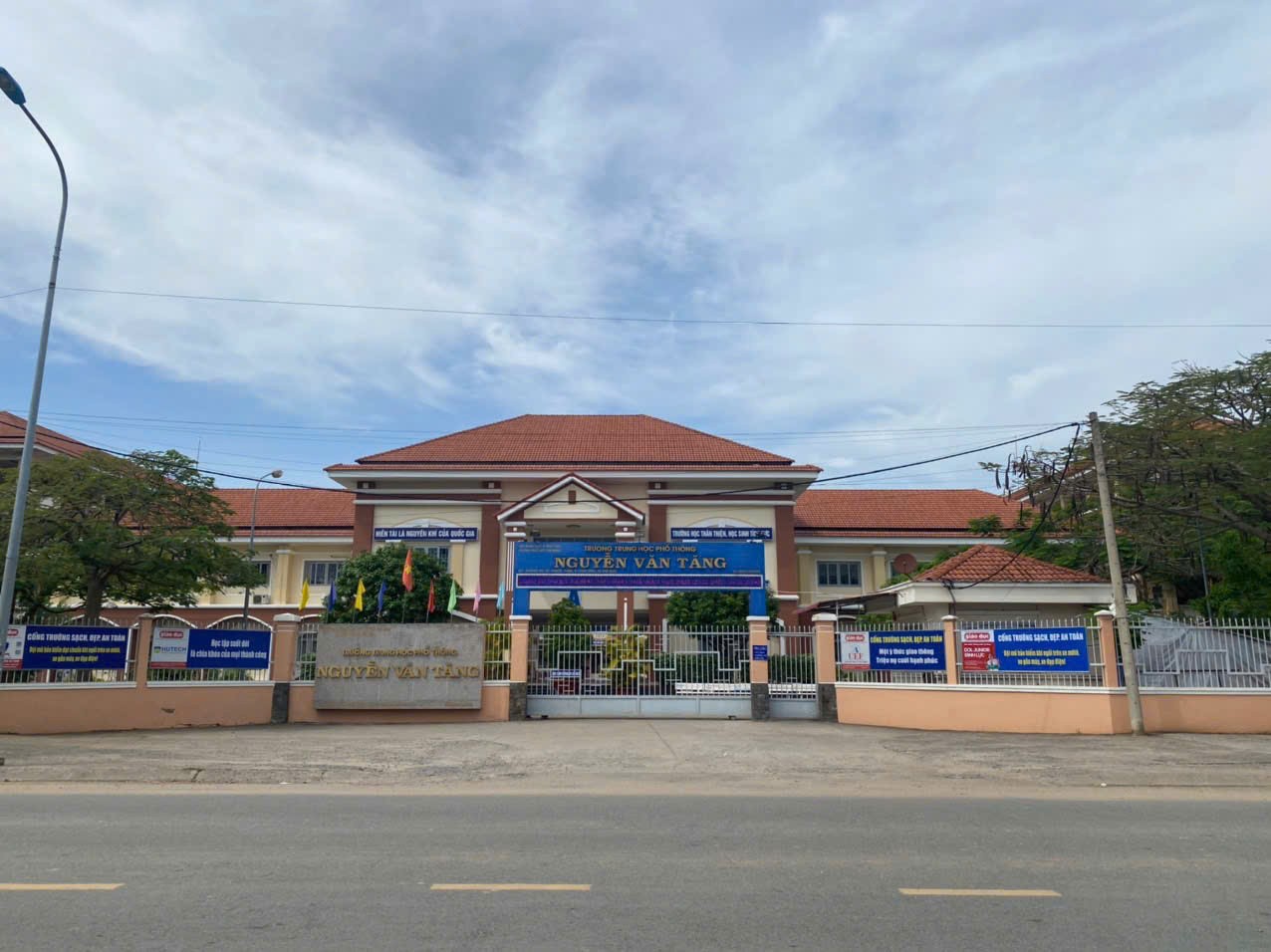 Cần bán Đất đường 8A, Phường Long Bình, Diện tích 140m², Giá Thương lượng 3