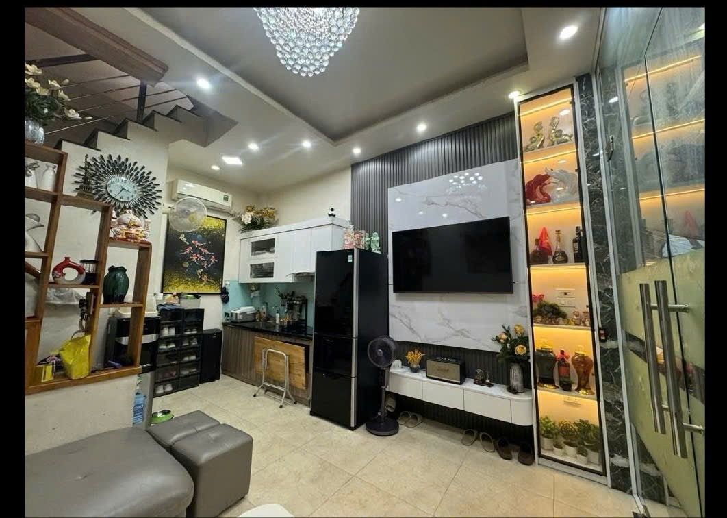 BÁN NHÀ HOÀNG HOA THÁM , KHU VỰC LÕI TRUNG TÂM CỦA THÀNH PHỐ. 3